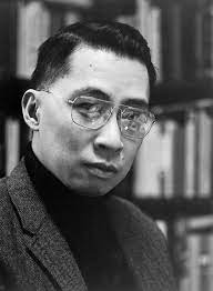 صورة المؤلف أنتوني كريستوفر يو